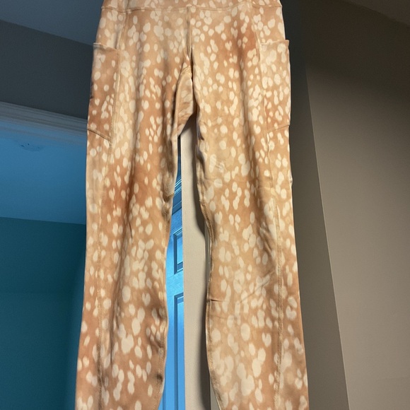 Fabletics Tan Patterned Leggings - Picture 1 of 3